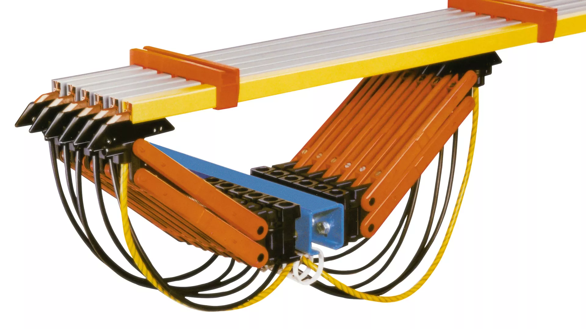 شین‌های برق‌رسان جرثقیل | تامین برق پایدار و ایمن برای جرثقیل‌های سقفی و دروازه‌ای در صنایع خوزستان